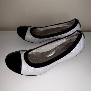 Black & Whte/Cream Dress Shoes